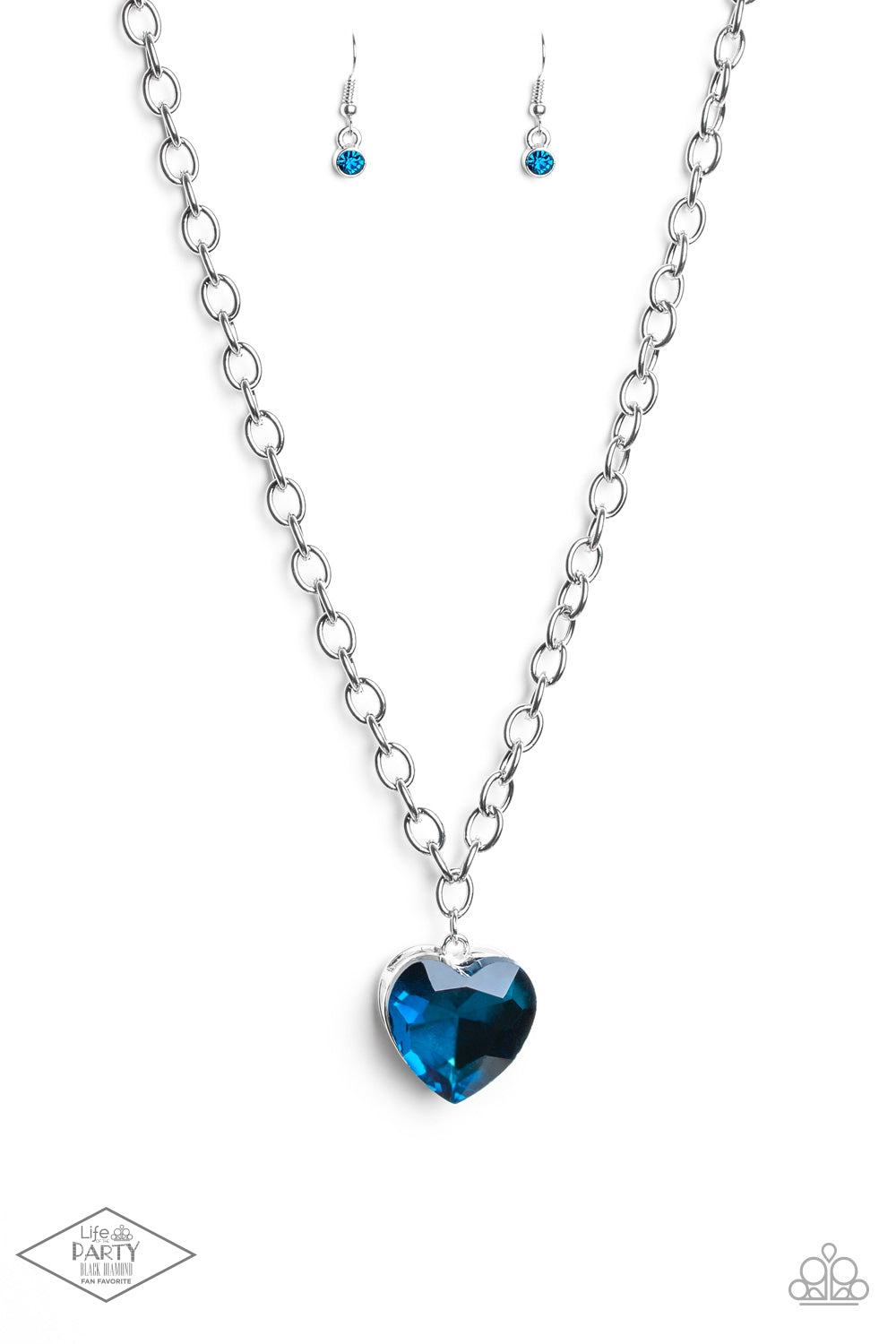 Set atop a sleek silver fitting, a glittery blue heart-shaped gem swings from the bottom of a classic silver chain below the collar for a whimsical look. Features an adjustable clasp closure.