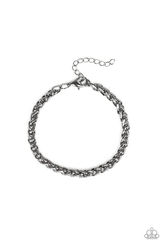 A classic gunmetal wheat chain links around the wrist for a casual look. Features an adjustable clasp closure.