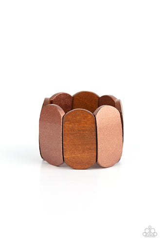 Brushed in a coppery shimmer, smooth wooden panels alternate with natural wood panels threaded along stretchy bands for a naturally balanced display around the wrist.