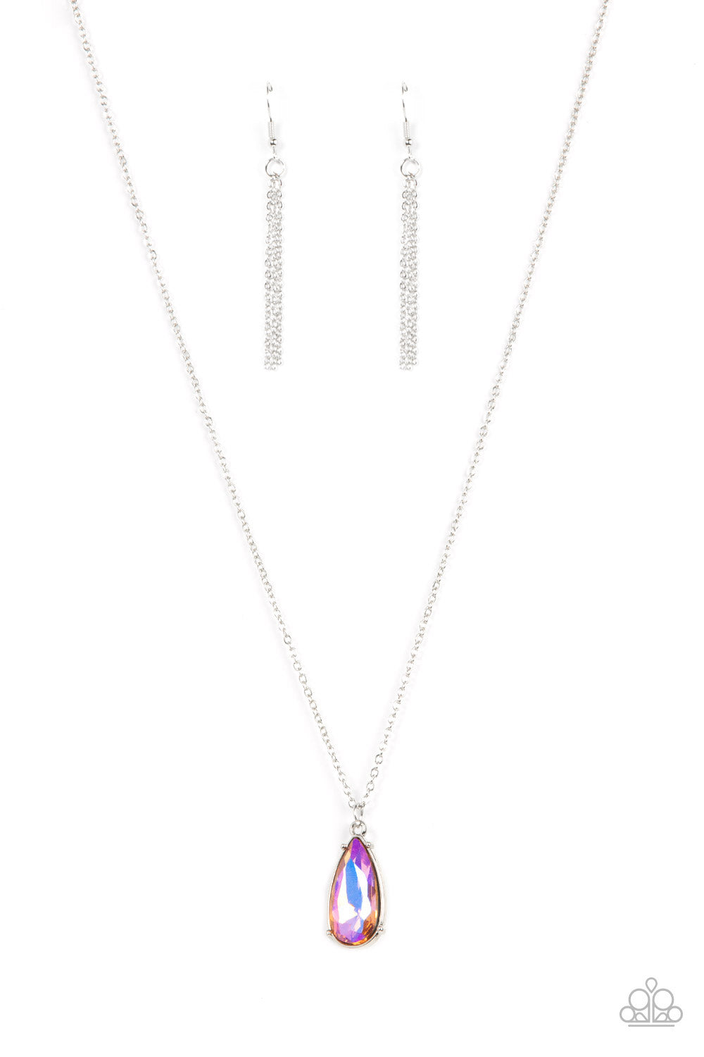 Encased in a shiny silver fitting, an iridescent teardrop gem glides along a dainty silver chain below the collar for a stellar fashion. Features an adjustable clasp closure. 